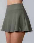 Maya Ribbed Skirt armygrön – ribbad padel- och tenniskjol med hög midja