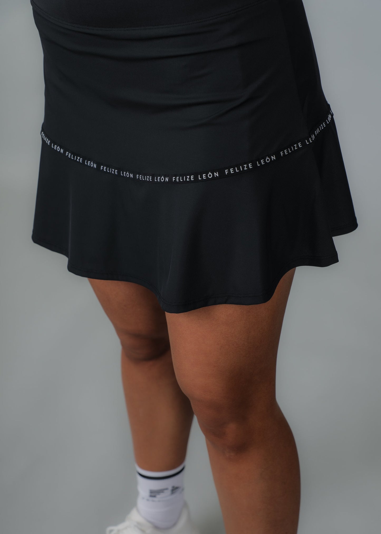 IZA Performance Skirt - Black