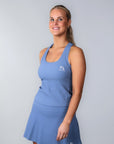 Sannie Ribbed Tank Top i blått – ribbat linne för padel, perfekt längd till kjolen