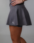 Annie Classic Skirt grå – rörelsevänlig padelkjol med sportig siluett