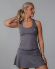 Solo Tank Top grå – träningstopp med rörelsefrihet och snabbtorkande material