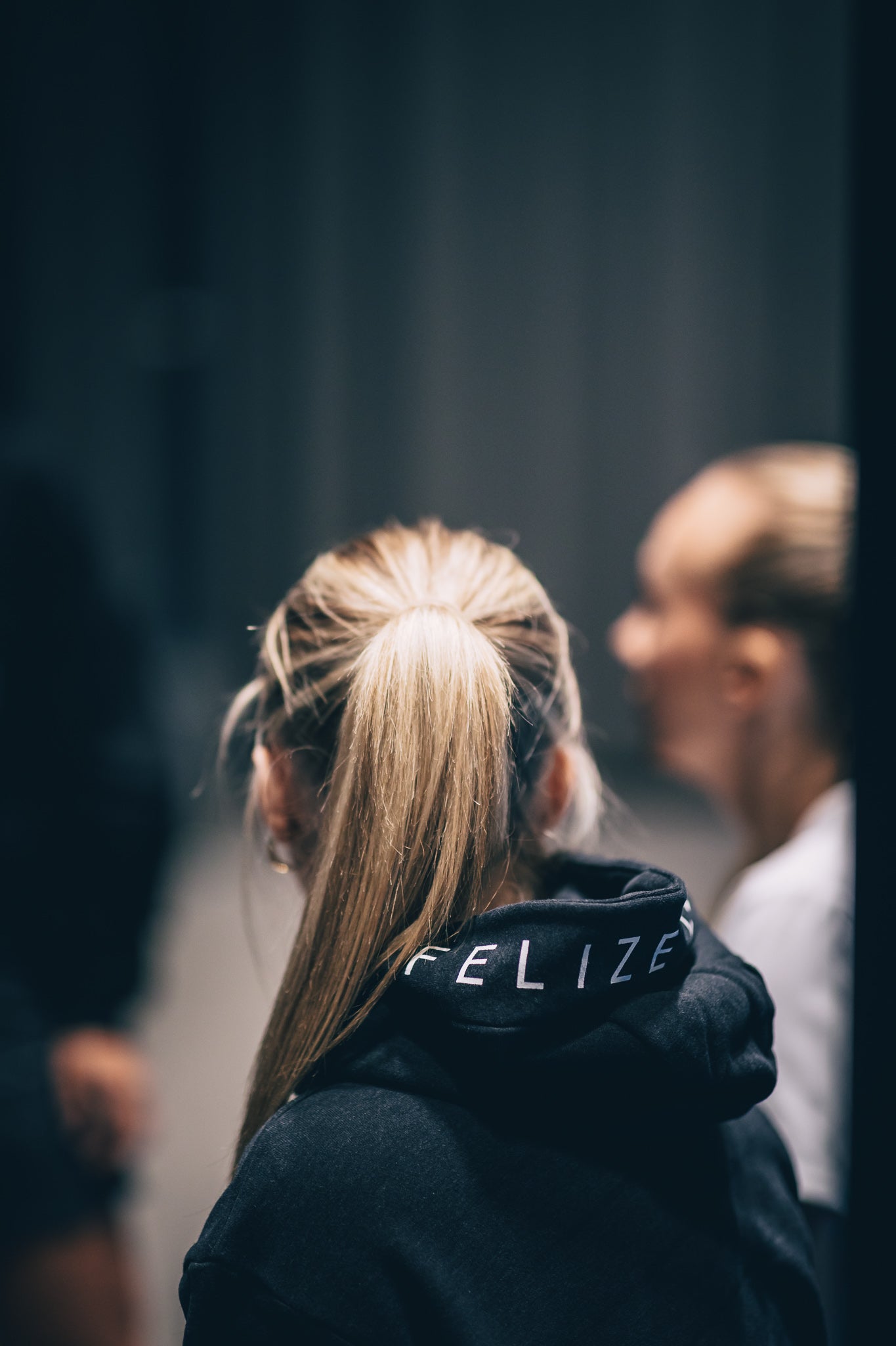 Hoodies & Sweatshirts - Felize León